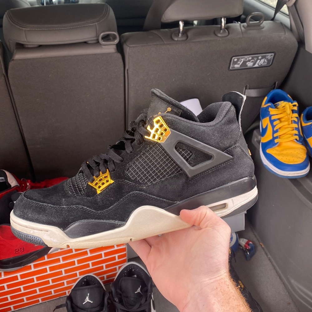 Jordan 4 Royalty